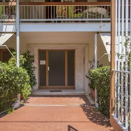 Starapartment Athens-varkiza 1